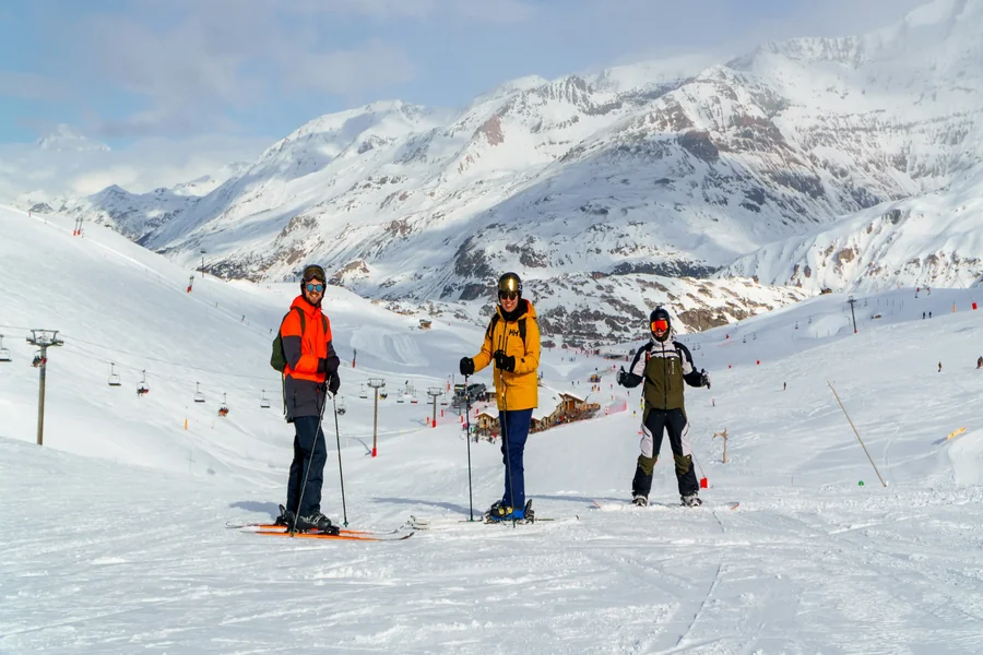 From Lift Passes to Lessons: What to Look for in a Seamless Snow Vacation Package Package