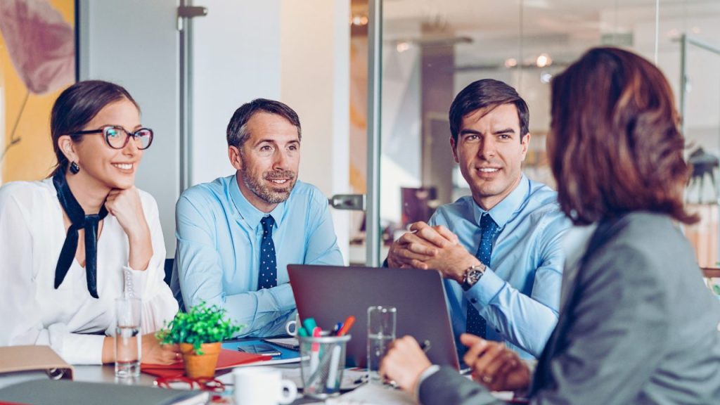 Why Sales Teams Should Pay Attention to the Questions Customers Ask Repeatedly